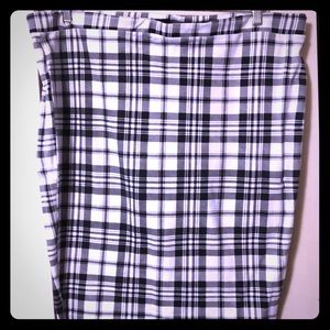 Torrid black & white plaid skirt